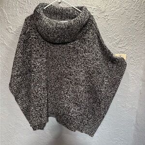 New York & Company Black and White Sweater says sm but fits large